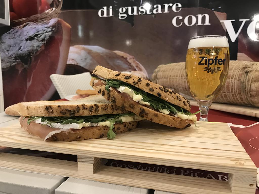 Affittacamere Prosciutti Picaron Villanova  エクステリア 写真